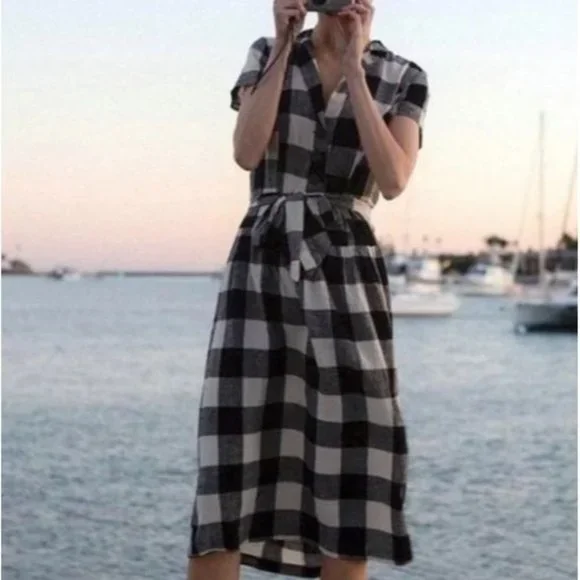 NWT Urban Outfitters Natalie Checkered Print Linen Midi Dress - Size XS - Picture 1 of 14